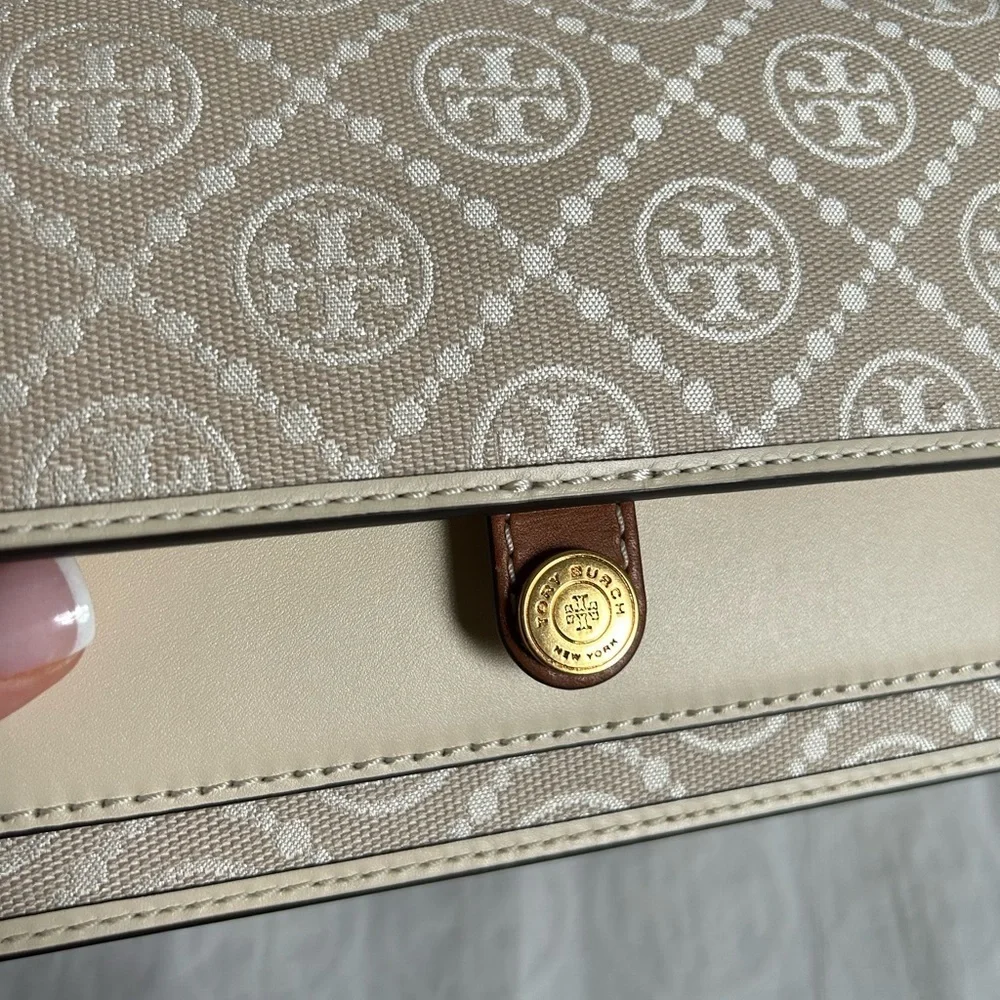 Tory Burch T Monogram Chain Wallet Crossbody Bag Ivory Gold Tan Cream Neutral